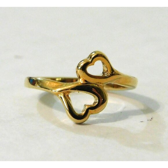 Avon Touching Hearts Ring Size 3 Goldtone Daughter Ring Vintage Boxed - Picture 2 of 5